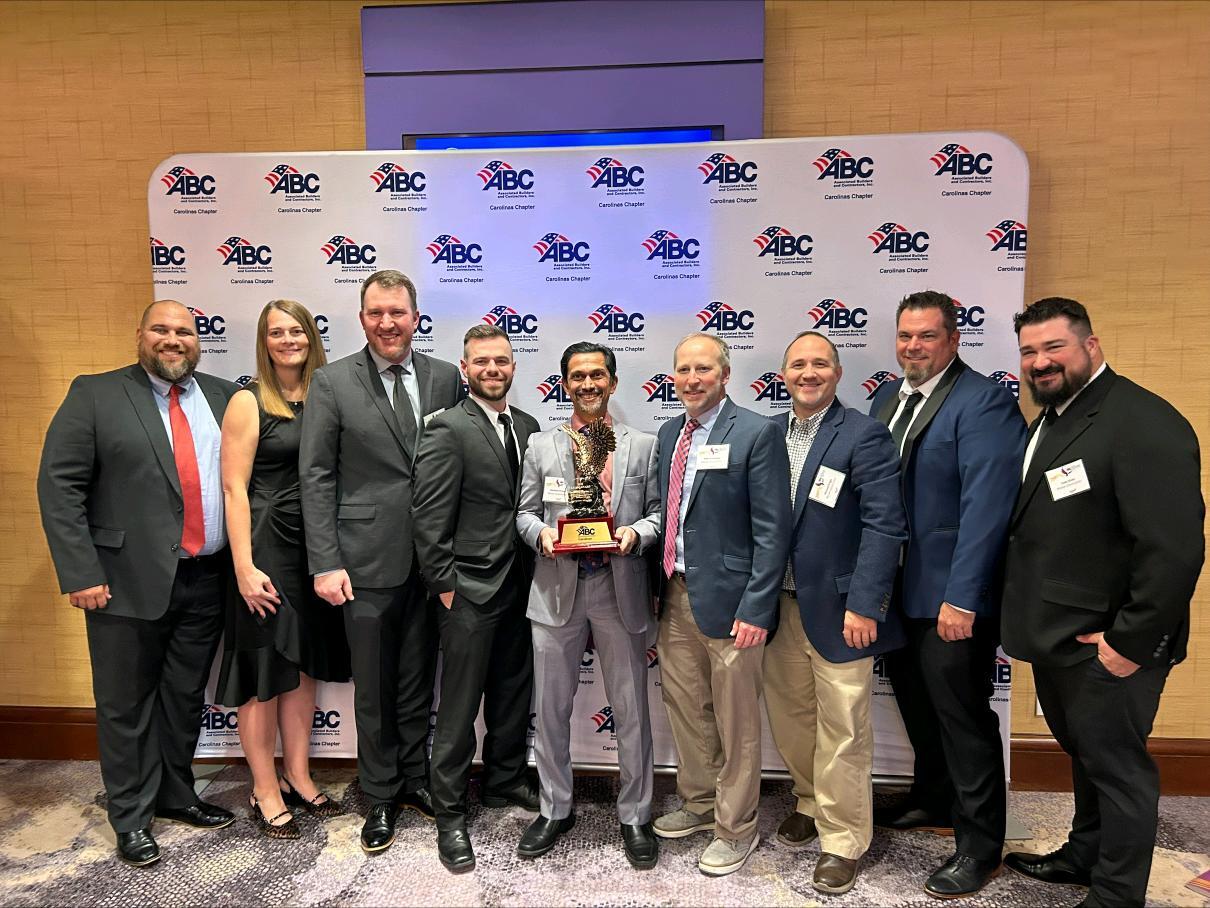 Mason & Hanger Celebrates Eagle Award with Messer Construction Co. at 2025 Associated Builders and Contractors of the Carolinas (ABCC) Excellence in Construction (EIC) Awards Gala